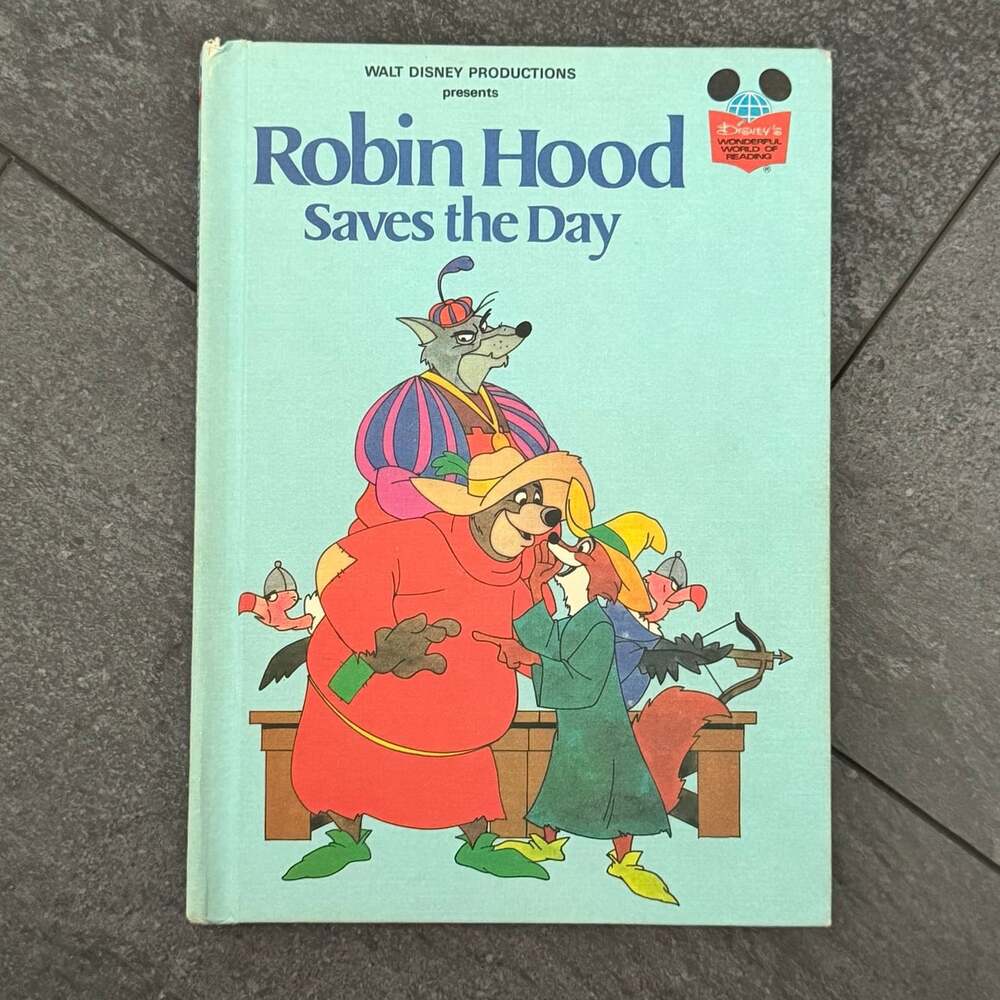 Disney's Wonderful World of Reading Books-Robin hood Saves The Day & Spins Gold - Picture 3 of 11